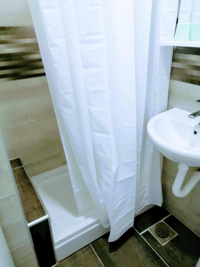 Zpula Center Studio Apartments Екстериор снимка