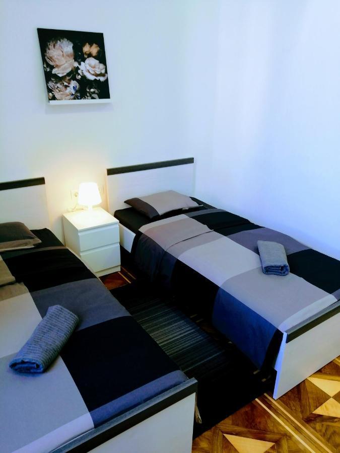 Zpula Center Studio Apartments Екстериор снимка