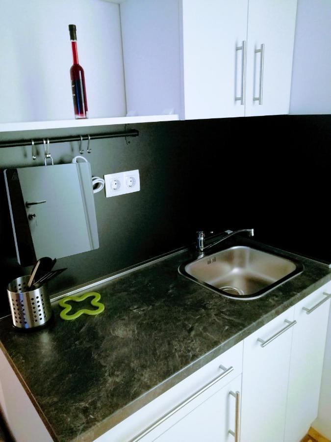 Zpula Center Studio Apartments Екстериор снимка