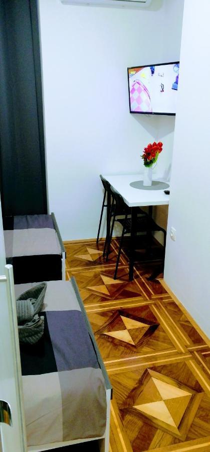 Zpula Center Studio Apartments Екстериор снимка