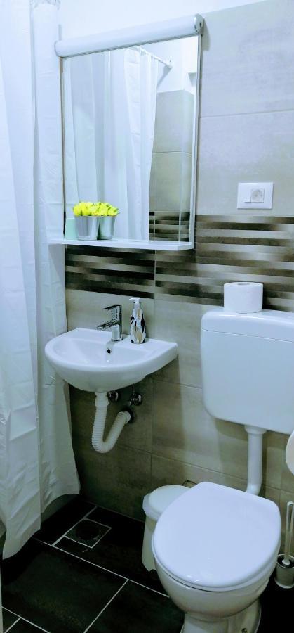 Zpula Center Studio Apartments Екстериор снимка