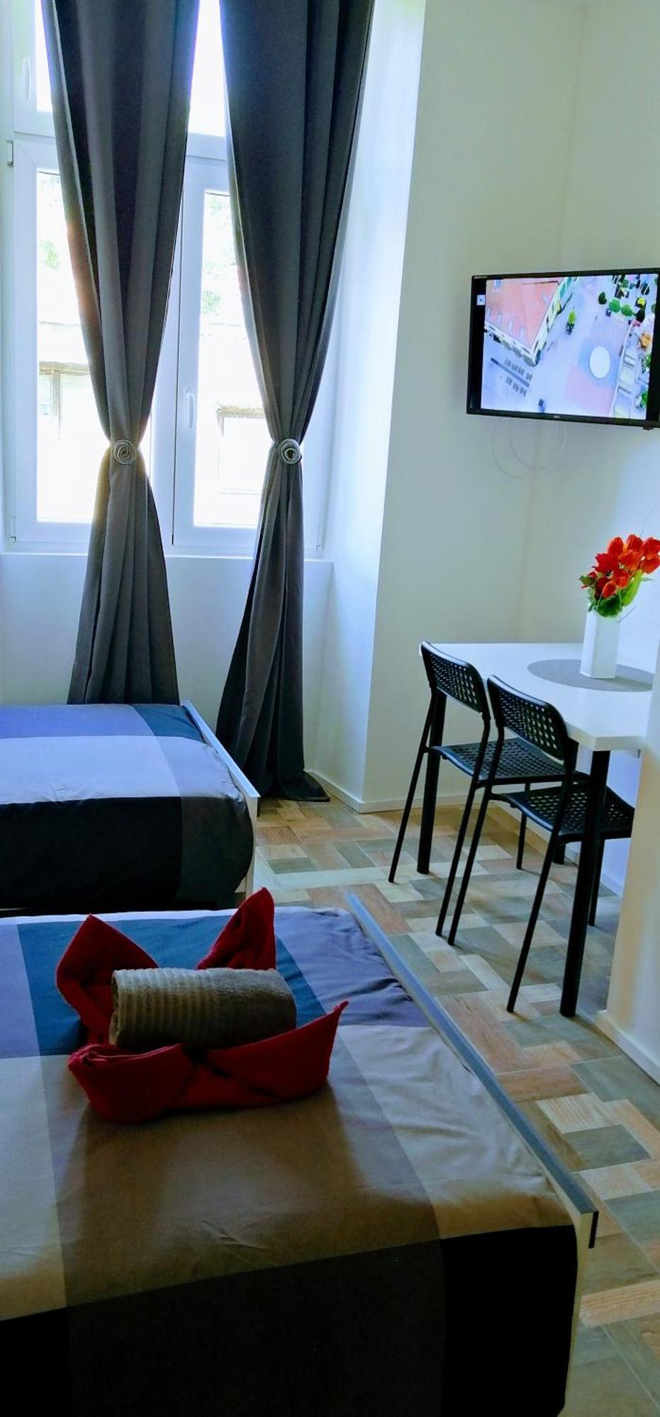 Zpula Center Studio Apartments Екстериор снимка