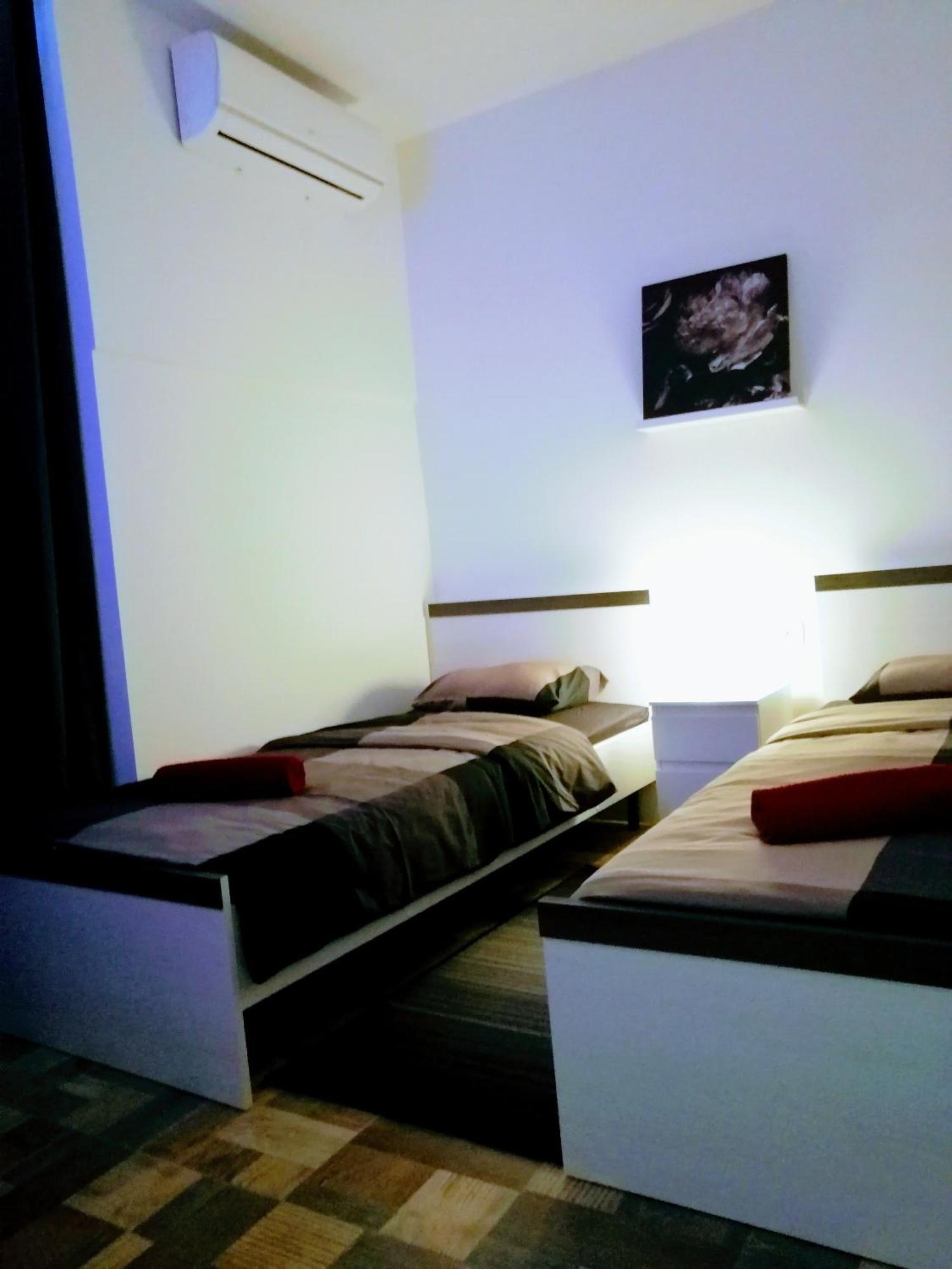 Zpula Center Studio Apartments Екстериор снимка